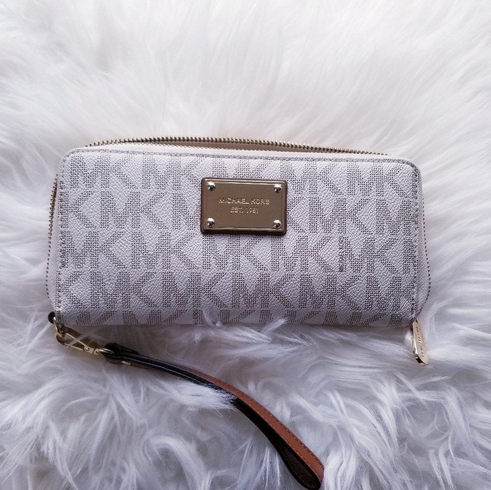 Michael Kors Jet Set Travel Wallet Clutch